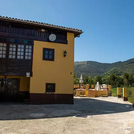 Holiday home Casa Rural Alegrias Malleza